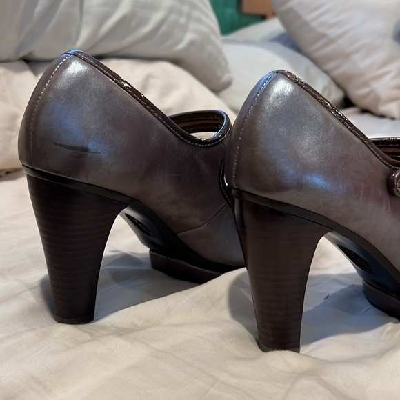 Sofft heels. Great condition worn once, unable to wear heels anymore. - Picture 6 of 11
